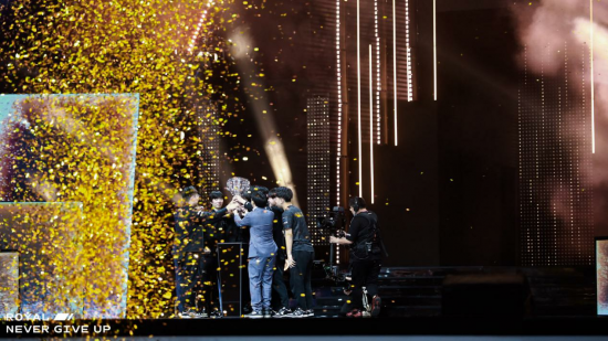 2025英雄联盟手游季中嘉年华黄山之巅精彩回顾